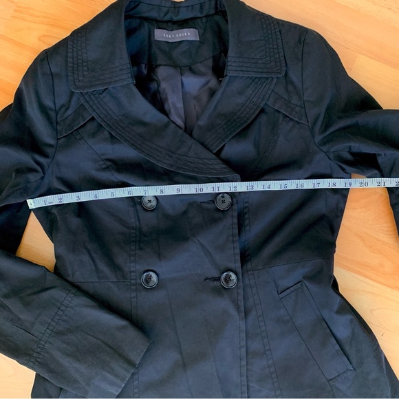 SUZY SHIER Black Spring or Fall Coat with Belt Women’s Size Medium - Picture 4 of 7